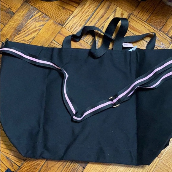 NWT Victoria’s Secret travel bag size: 23” x 15” - Picture 5 of 7